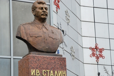 Мэр Новосибирска утвердил установку памятника Сталину