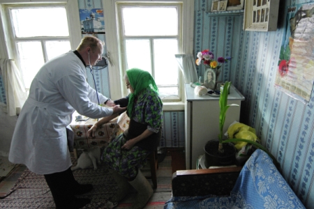 Медики обследуют жителей отдаленных поселков Томской области в рамках "Маршрута здоровья"