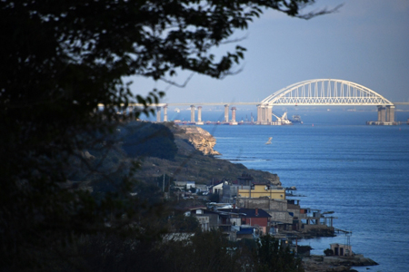 Украина расширила антироссийские санкции из-за Крымского моста, в списке - 294 юрлица и 848 физлиц