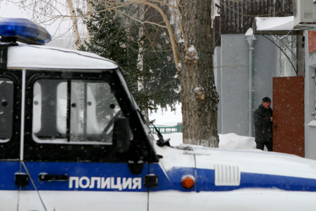 Полиция задержала группу людей, громивших овощные киоски в Якутске
