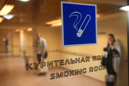 В Удмуртии запретили курить на остановках и около кафе и госучреждений