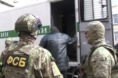 ФСБ: в Крыму задержаны 20 сторонников "Хизб-ут-Тахрир"
