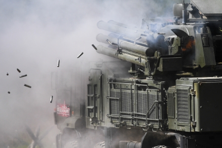 Расчеты ракетных комплексов "Панцирь" в Крыму уничтожили воздушные цели "противника"