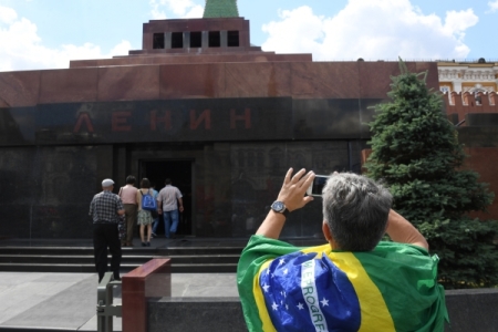 Мавзолей Ленина откроется в среду после двух месяцев регламентных работ