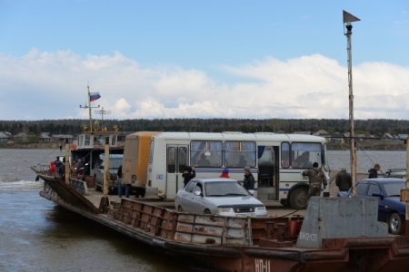 Паромная переправа через Иртыш открылась в Тобольске
