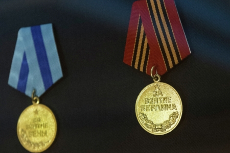 Новосибирского коллекционера оштрафовали за продажу медали "За взятие Берлина"