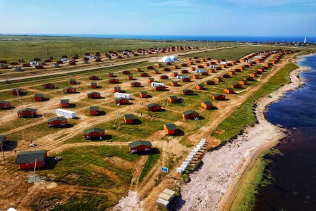 Самый большой в Крыму автокемпинг открылся на западе полуострова