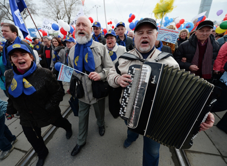Десятки тысяч человек приняли участие в первомайских шествиях на Юге России