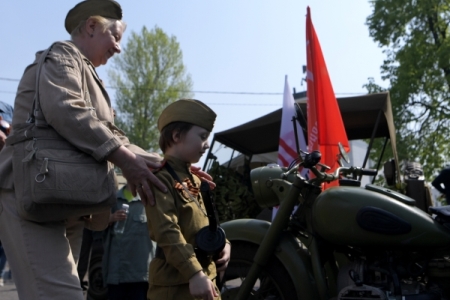 На параде в Мурманске прошли отреставрированные американские танки