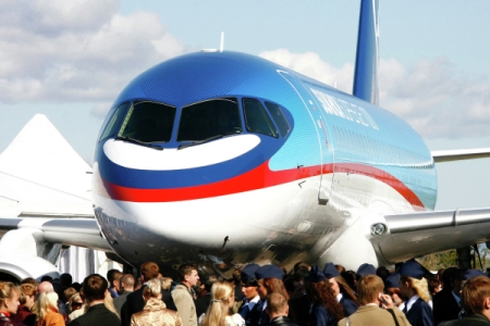 РФ продолжит производить SSJ-100 после инцидента в аэропорту "Шереметьево"