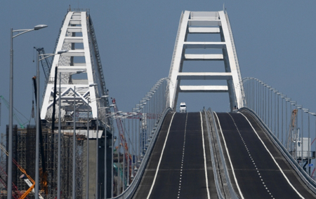Путин: железнодорожное движение по Крымскому мосту начнется раньше запланированных сроков