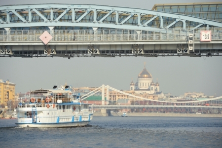 Десять новых речных трамвайчиков начали курсировать по Москве-реке