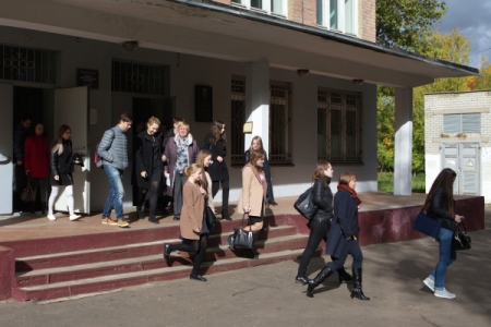 Участники резонансной школьной вечеринки во Владивостоке извинились перед преподавателями