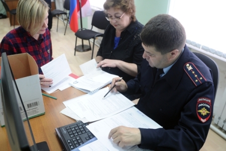 Жители Донбасса начали получать российские паспорта в Ростовской области