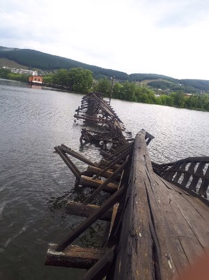 Деревянный мост из фильма "Вечный зов" обрушился в башкирском Белорецке