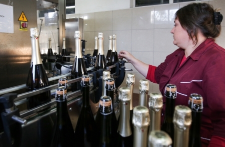 Правительство проработает вопрос о маркировке напитков из виноматериалов