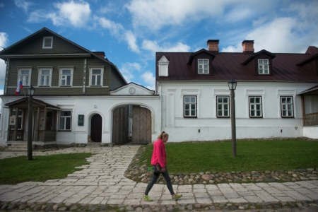 Псковский и Изборский музеи-заповедники официально объединили