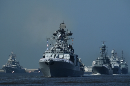 Более 40 кораблей поучаствуют в параде в День ВМФ в Петербурге и Кронштадте