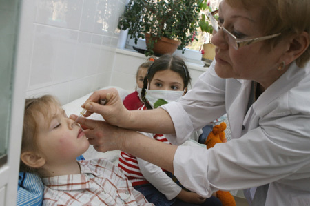 Более 50 человек госпитализированы из детского лагеря в Крыму