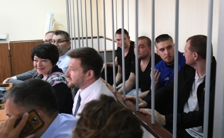 Арест всем 24 украинским морякам продлен до конца октября
