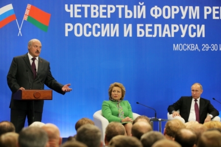 Союз Белоруссии и России потребует единой валюты, считает Матвиенко