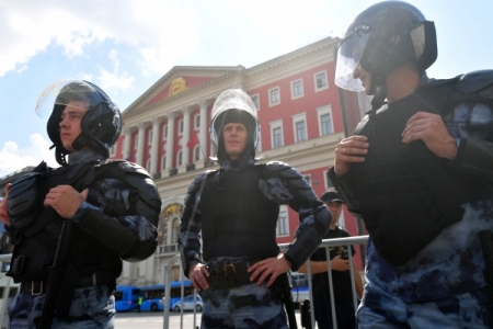 Более 60 человек арестованы в Москве за участие в несогласованной акции 27 июля