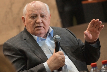 Горбачев: слом ДРСМД делает непредсказуемой мировую политику