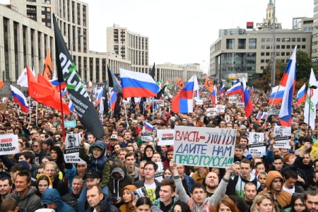 Оппозиционный 20-тысячный митинг в центре Москвы завершился без инцидентов