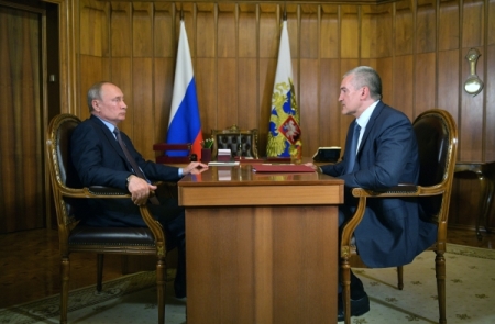 Путин оценил работу властей Крыма как эффективную