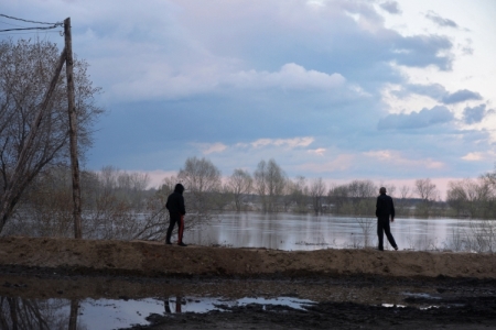 Уровень воды в Амуре у Хабаровска вплотную приблизился к отметке "опасное явление"