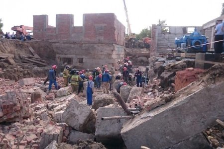 Причиной обрушения здания в Новосибирске могло стать сползание грунта