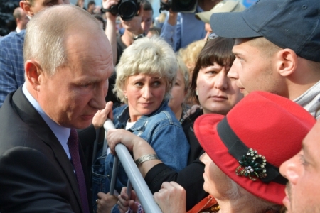 Путин обещал жителям Тулуна внимательно следить за соблюдением их прав