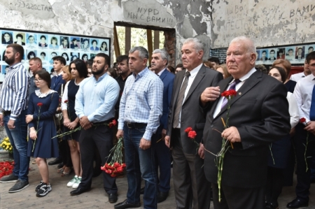 Минутой молчания почтила Северная Осетия память жертв теракта в Беслане