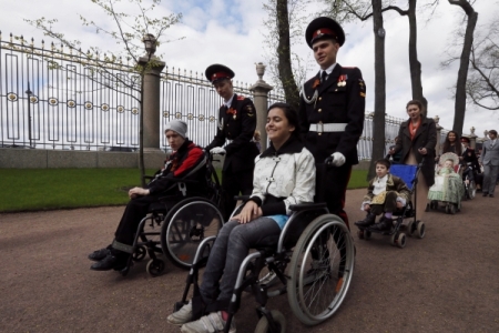 Традиционный бал на колесах для детей с ограниченными возможностями пройдет на Дворцовой площади