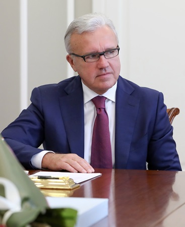Поздравление губернатора Красноярского края Александра Усса