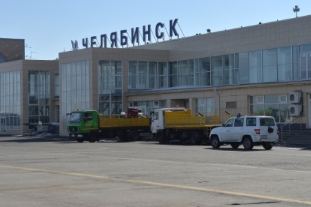 Трап столкнулся с самолетом в аэропорту Челябинска, никто не пострадал
