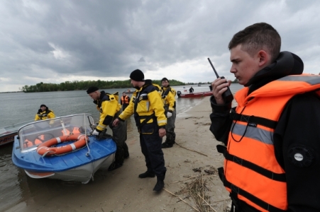 Тела двух погибших обнаружили спасатели в реке Енисей в Красноярске