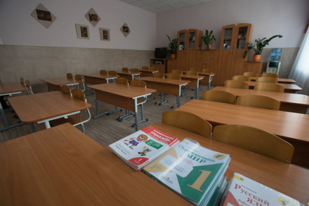 Построенную в рамках ФЦП школу в Ингушетии закрыли из-за множества трещин