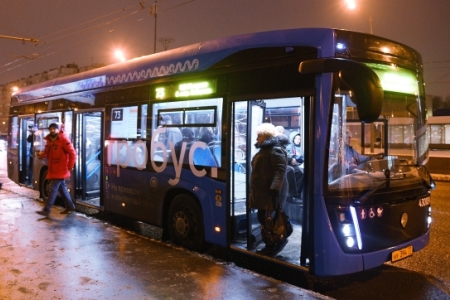 Электробусы вышли на семнадцатый по счету маршрут в Москве
