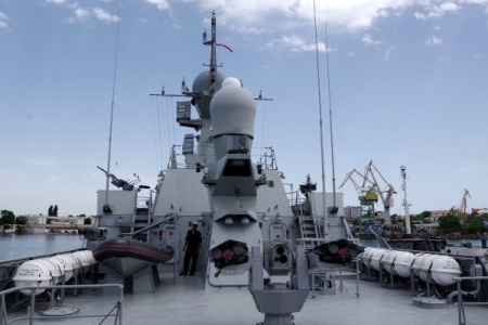 Корабль "Ингушетия" на госиспытаниях успешно выполнил артиллерийские стрельбы в Черном море