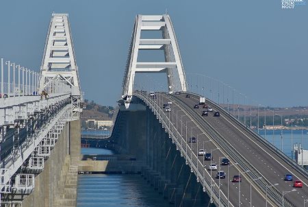 Движение на Крымском мосту могут ограничить 18-25 декабря из-за техработ