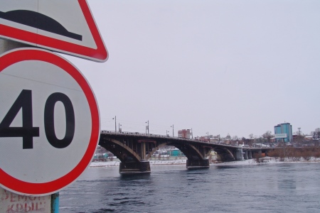 Ученые Томского государственного архитектурно-строительного университета обследовали мост-памятник Ленину через Ангару