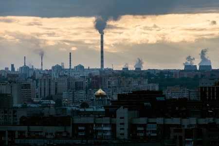 Превышение концентрации хлорида водорода в воздухе обнаружили в Омске