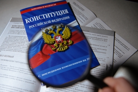 В Кремле не называют сроков окончания работы над поправками в Конституцию