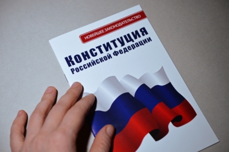 Крашенинников объяснил, почему голосование по поправкам в Конституцию пройдет после их подписания Путиным