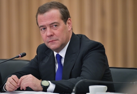 Медведев от имени Совбеза РФ поздравил полярников, работающих в Антарктике
