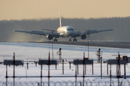Аэропорт "Храброво" получил право принимать самолеты при видимости 350 м