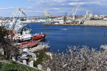 Порты Крыма готовят массовые сокращения из-за малой загрузки