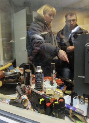 Ямал первым из российских регионов запретил продажу детям газовых баллончиков