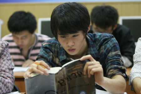 Вузы Екатеринбурга переводят студентов из Китая на дистанционное обучение